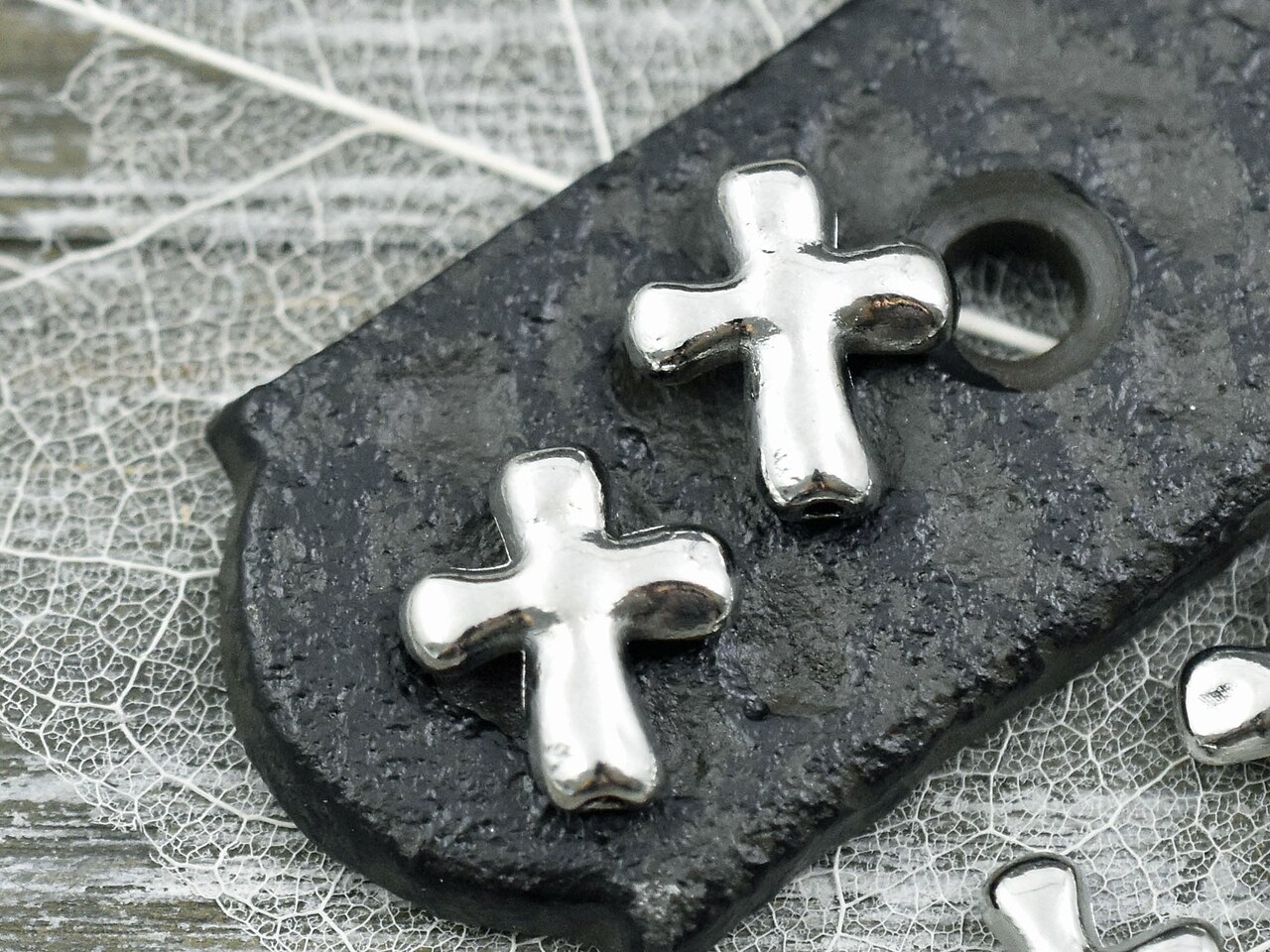 15* 14x12mm Antique Silver Cross Beads